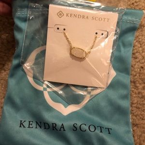 Kendra Scott necklace
